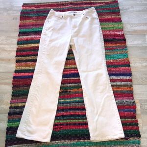 Chico’s Platinum White Jeans Size 9.5 or 6  short